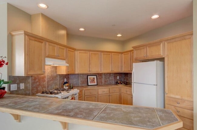 Photo - Sunny & Bright Upper Unit in Snoqualmie Ridge