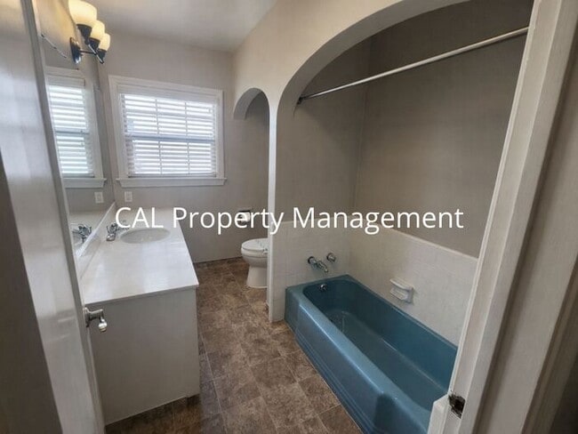 Photo - Charming 2 bedroom 1 Bath Maple Park