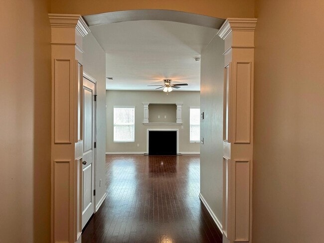 Photo - 450 Delmont Dr Casa