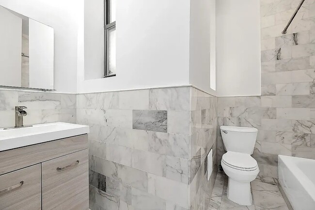 Photo - 303 Broome St Unit 3