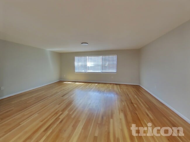 Photo - 26 Pickersgill Square