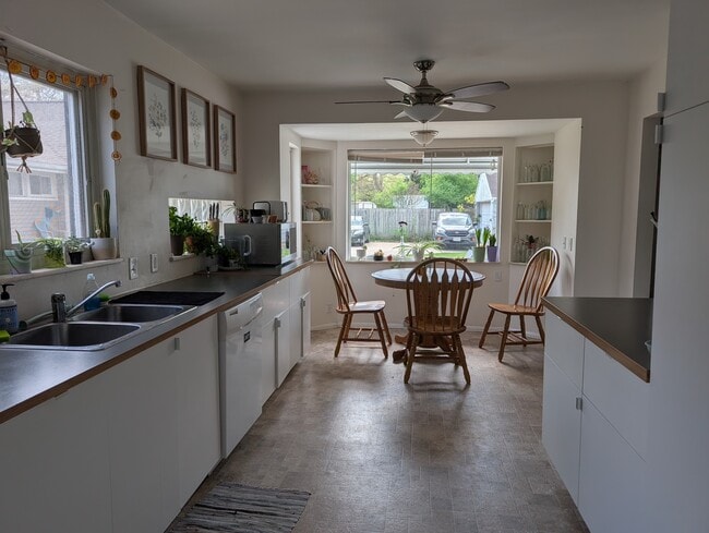 Photo - 2025 Bretton Pl