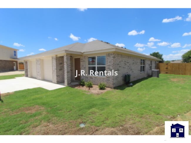 Photo - 1705 Montell St