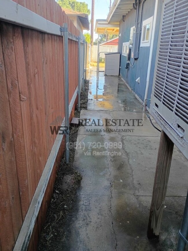 Photo - 201 W Dale St