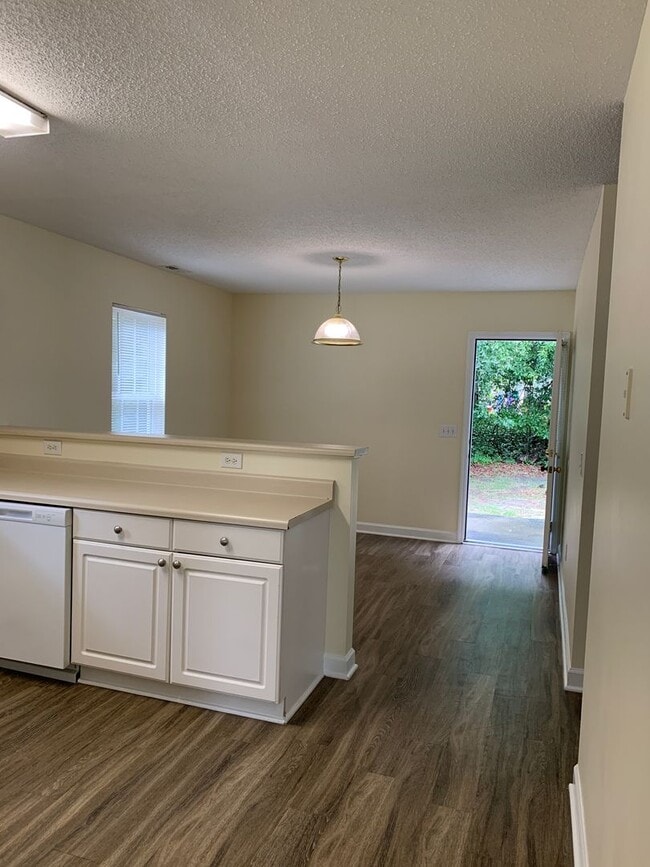 Photo - 314 Hillsdale Dr