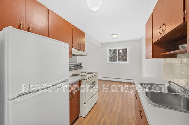 Photo - 9915-9101 101 St Unit Two Bed