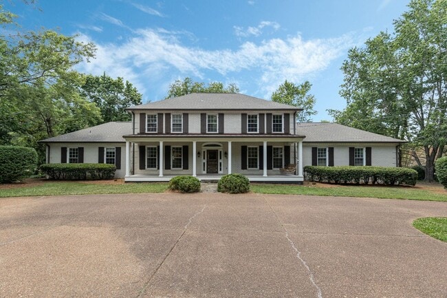 Building Photo - AVAILABLE NOW-- 4-Bed/5-Bath in the heart ... Rental