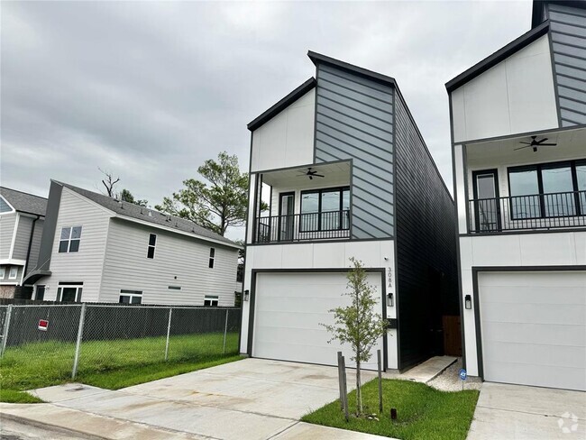 Building Photo - 308 E 36th St Rental