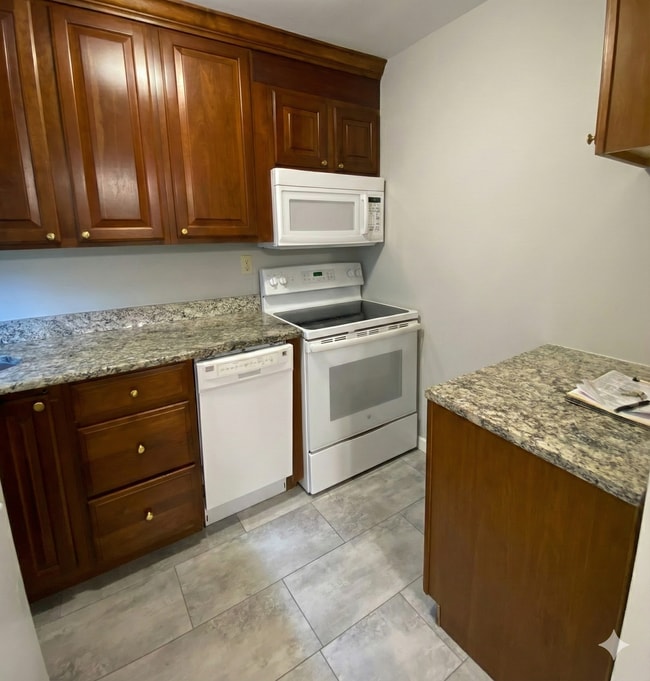 Photo - 144 E Main St