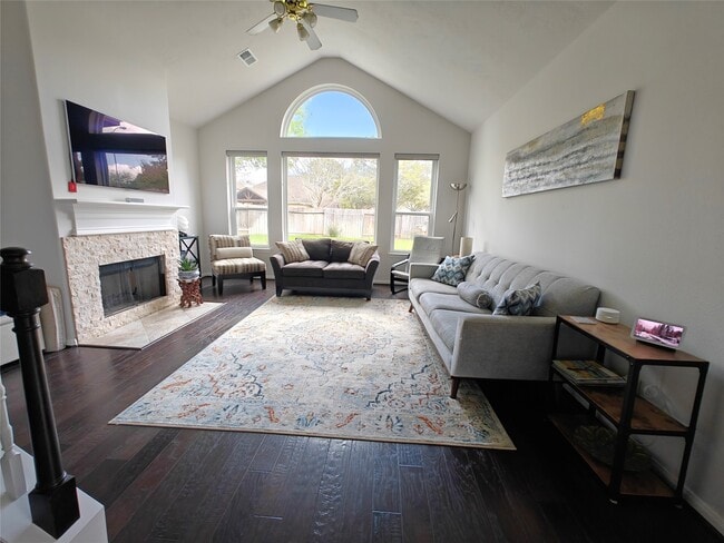 Photo - 5902 Mettler Ln