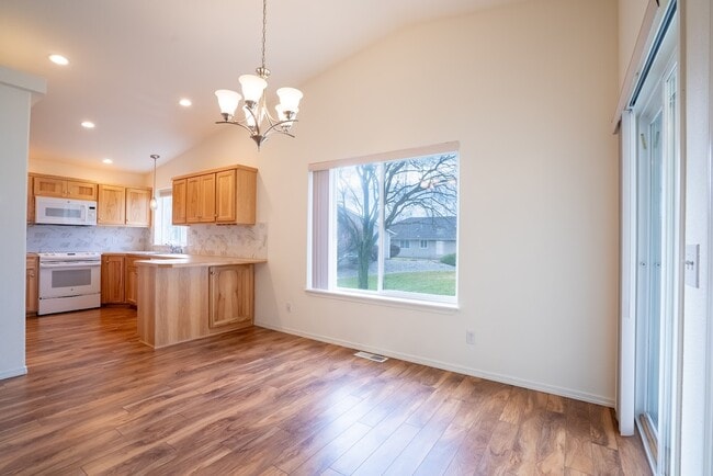 Photo - 1502 N Madson Ln