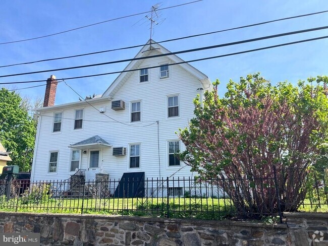 Building Photo - 204 Landover Rd Rental