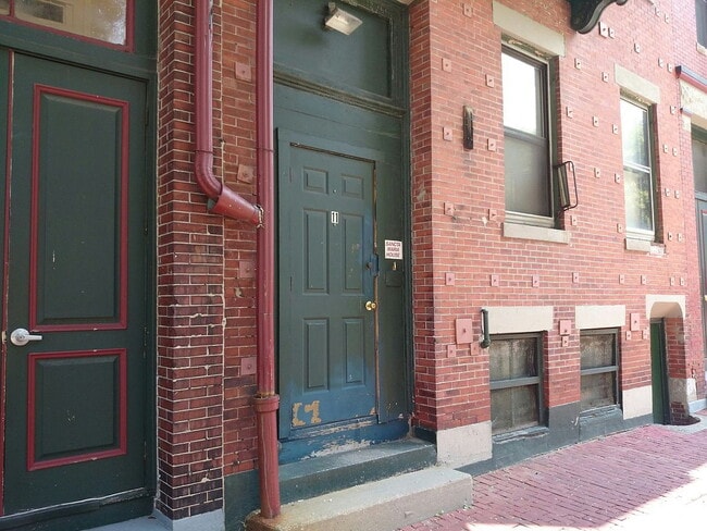 Photo - "Charming 1-Bedroom Apartment with Granite...