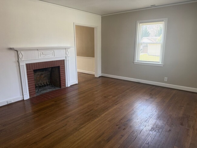 Photo - Adorable 2 Bedroom with Stackable Washer/Dryer