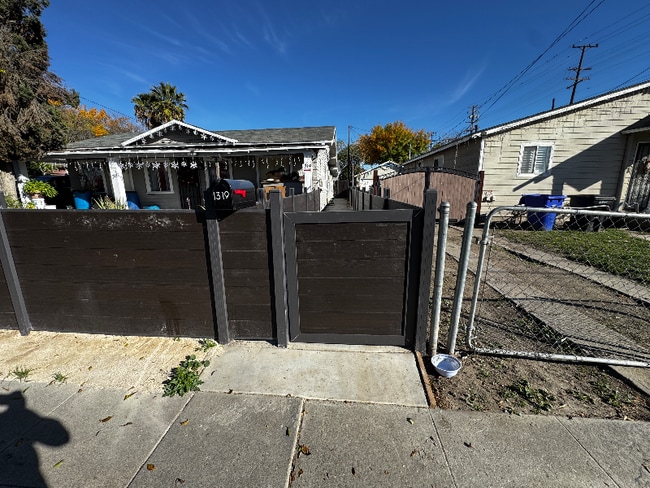 Photo - 1319 N Stoddard Ave