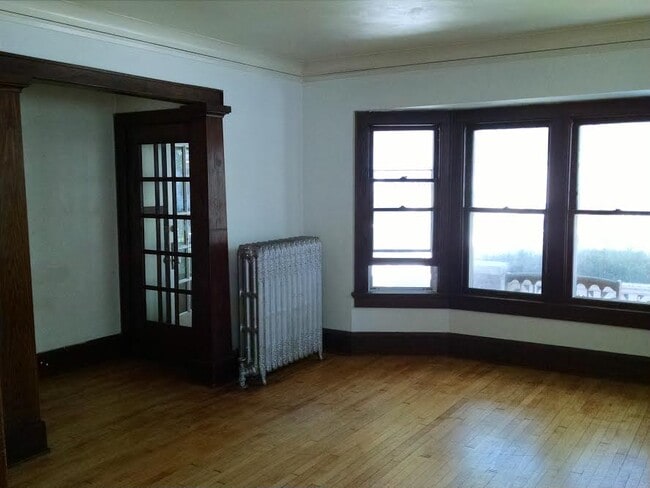 Sala de estar - 2957 N Frederick Ave Unidad lower flat