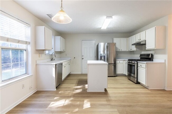 Photo - 512 Antler Ln