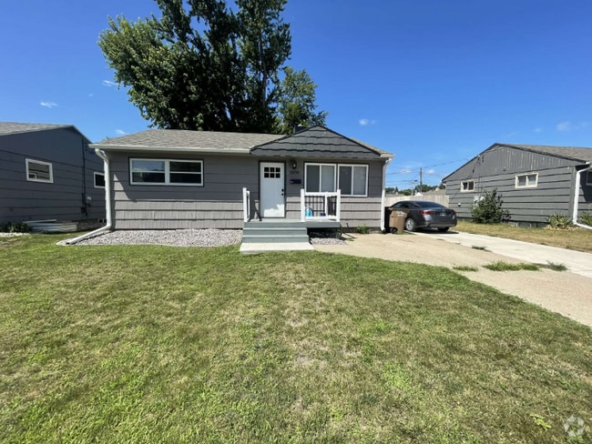 Building Photo - 3009 S Covell Ave Rental