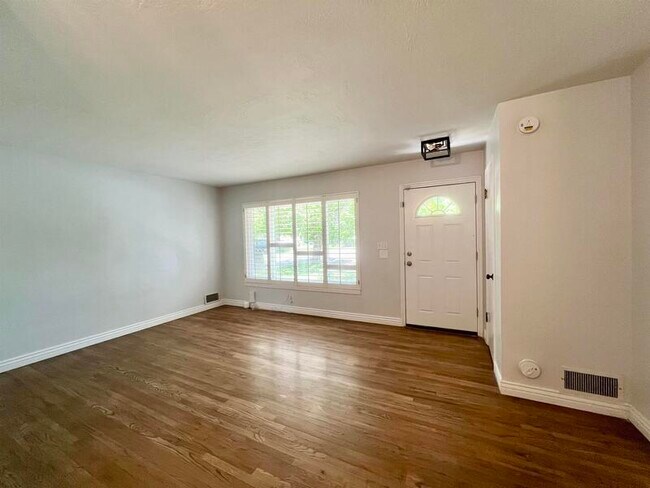 Photo - 3380 S Santa Rosa Ave