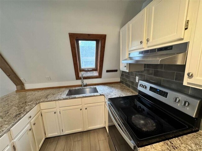 Photo - 2475 Hawk Creek Trail