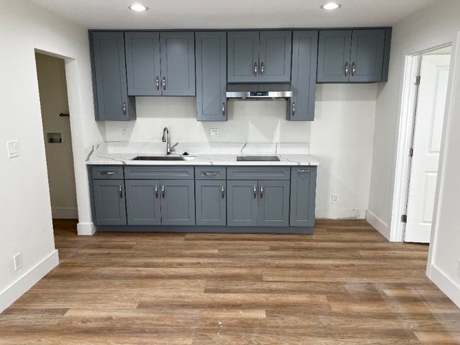 Building Photo - 8654 Vicara Dr