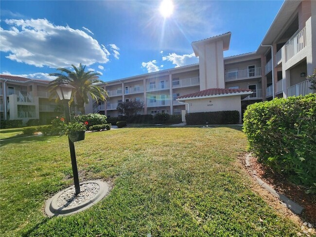 Building Photo - 6501 Stone River Rd Unit 110 Rental