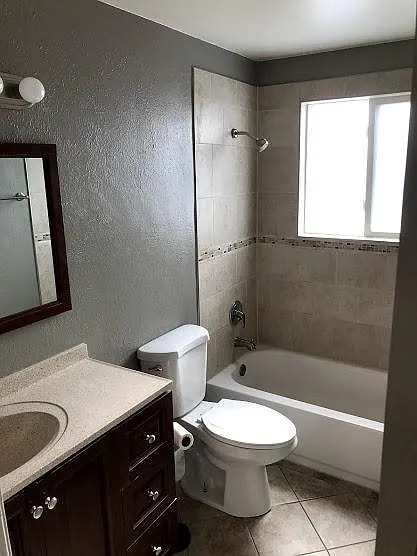 Photo - 184 Poppy St