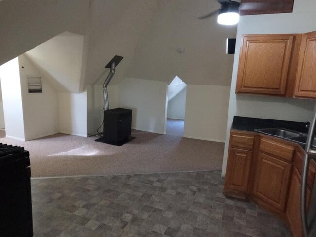 129 W 2nd St