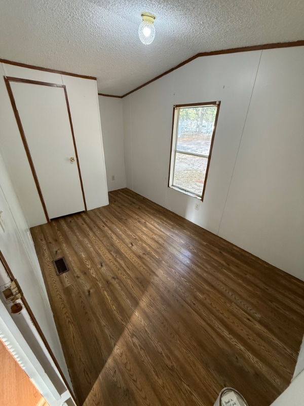 Photo - 408 Mooney St