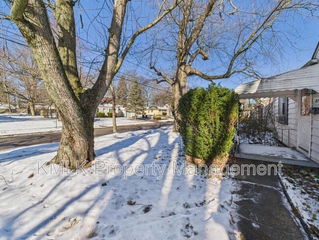 Photo - 871 Kennebec Ave