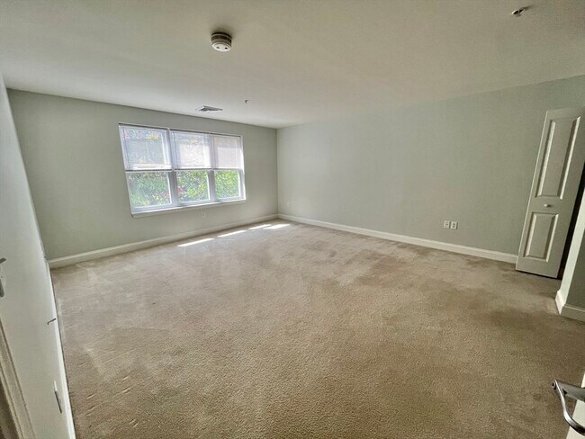 Photo - 320 Rindge Ave Unidad 204