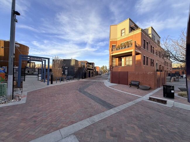 Building Photo - 261 Pine St Unit 101