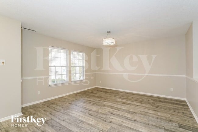 Photo - 6909 Maywood Cir