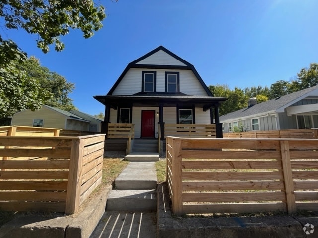 Building Photo - 3553 N Kenwood Ave Rental