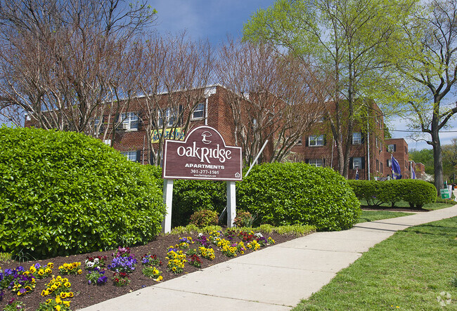 Oak Ridge Apartments Signage - Oak Ridge Apartments