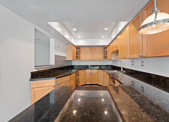 Photo - 5650 Cambridge Way Unidad 2
