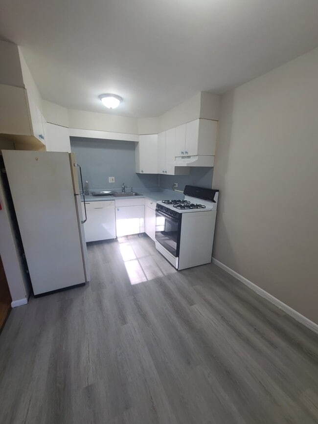 Photo - 534 Church Rd