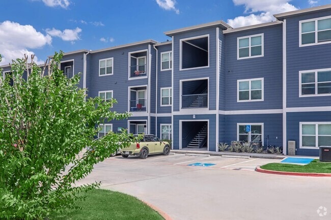 Building Photo - Azul Apartments