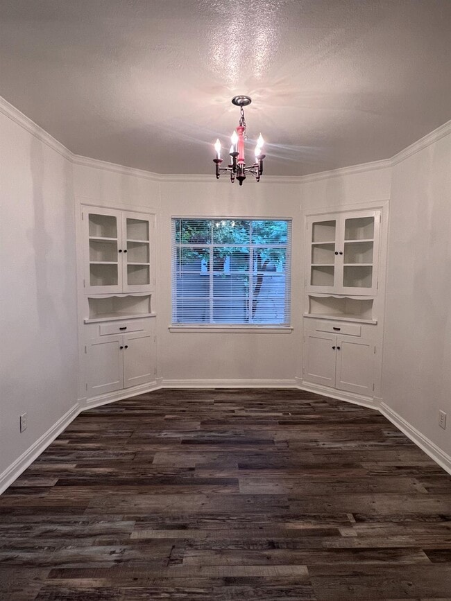 Photo - 1024 N Broadway St