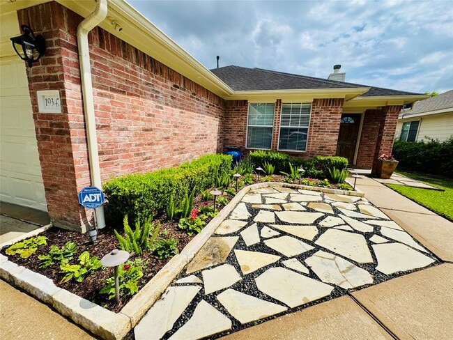 Building Photo - 19347 Otter Trail Ct