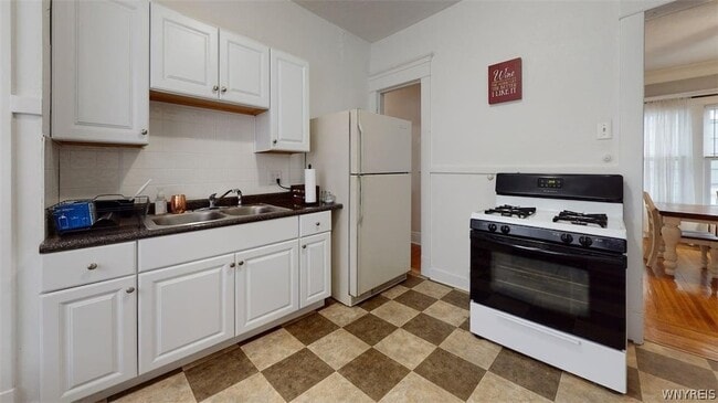 Photo - 139 Fordham Dr