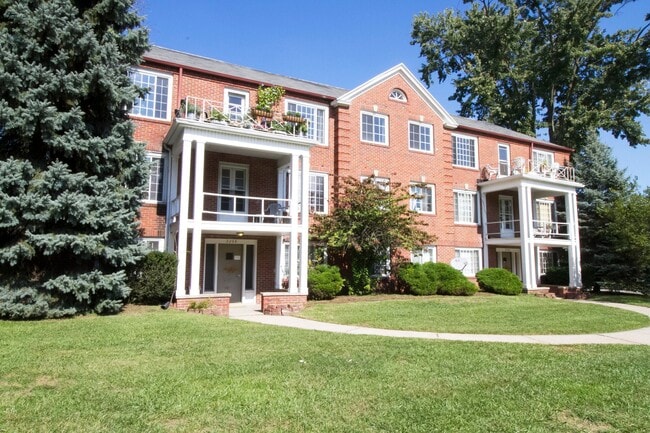 2204 Kenwood Blvd Unit 12