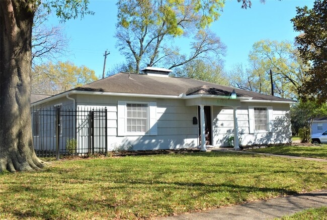 Photo - 8402 Western Dr