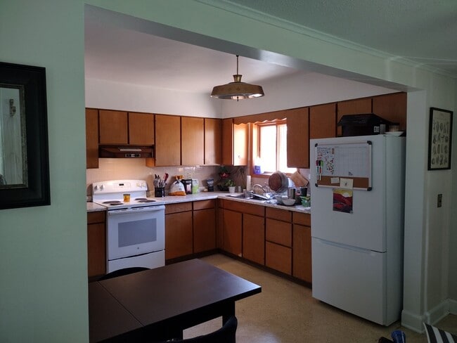 Photo - 529 N 11th Ave W