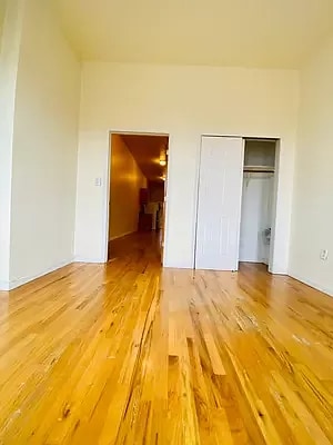 Photo - 21-79-79 Steinway St Unit 3a