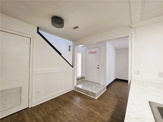 Photo - 26 Annette Ln