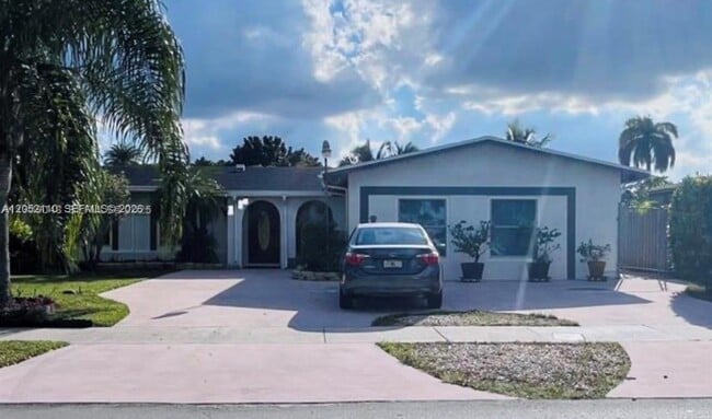 Building Photo - 13210 SW 80th Street Rd Unit 0