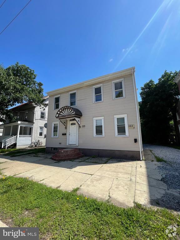 Building Photo - 115-1/2 E Broadway Rental