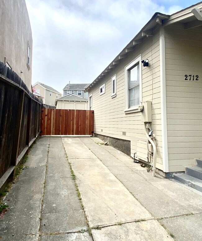 Photo - Nice 2 bed 1 bath House in Richmond with Garage - COMING SOON !!