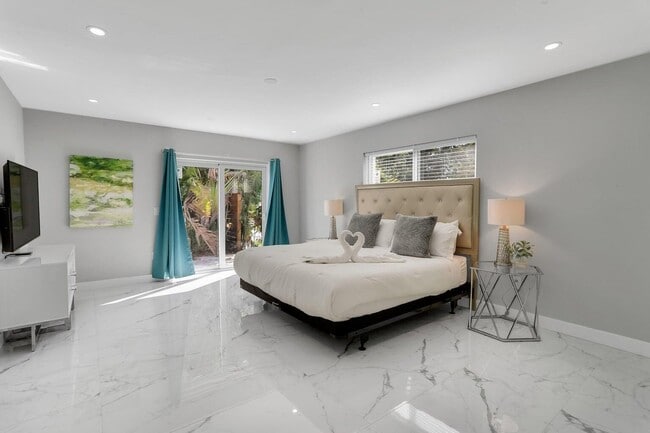 Photo - 2019 NE 14th Ct